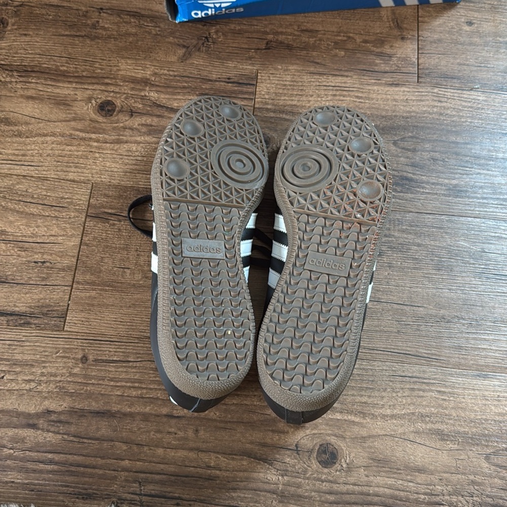 Adidas (Samba) View 6